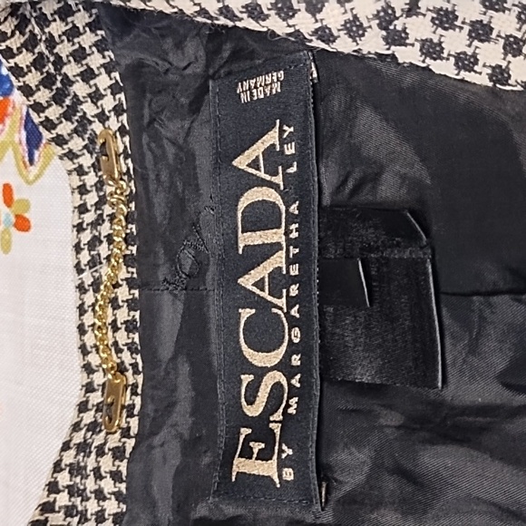 Escada Vintage Jacket - Picture 2 of 11